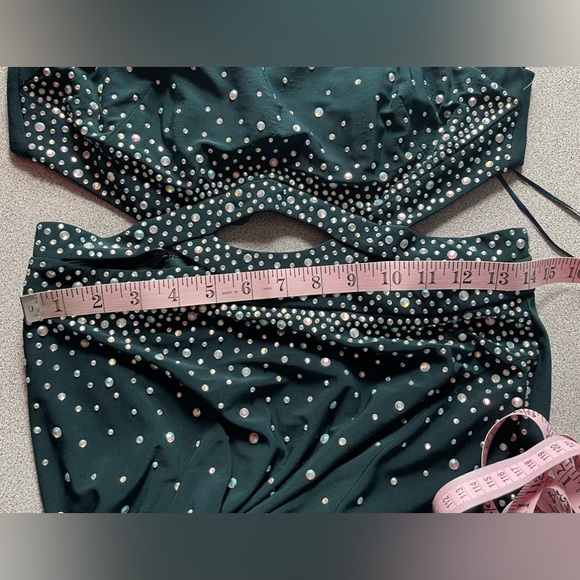 Morgan & Co Hunter Green Rhinestone Cut Out Gown Size 9/10 - Picture 11 of 15